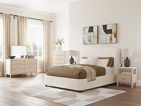 Cadmori King Upholstered Panel Set