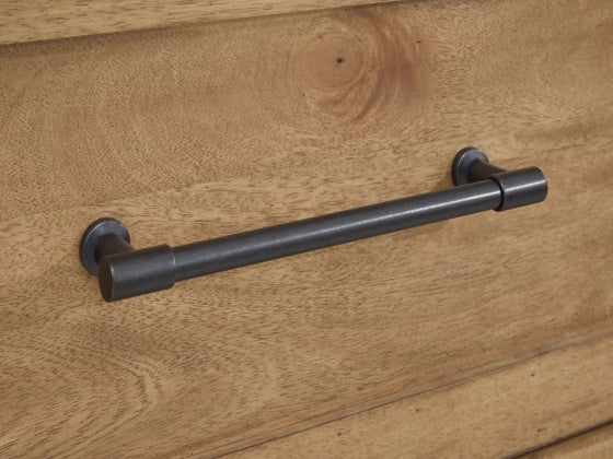 Kristiland Chest of Drawers