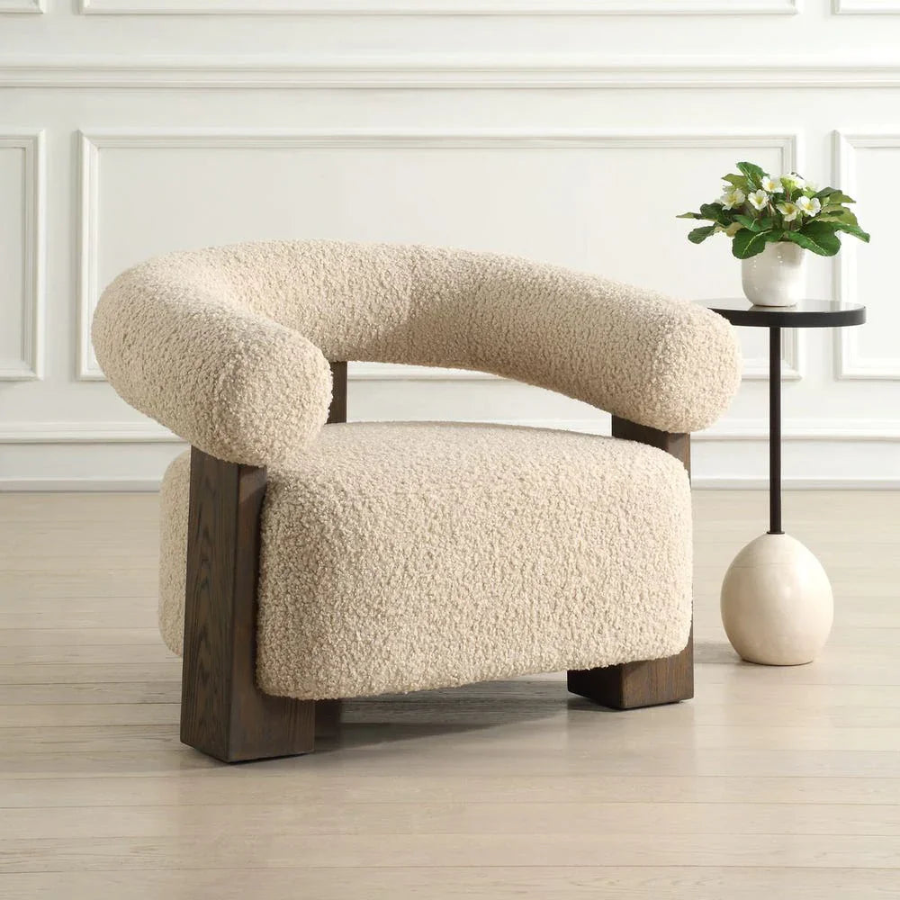 Kuvo Lounge Chair