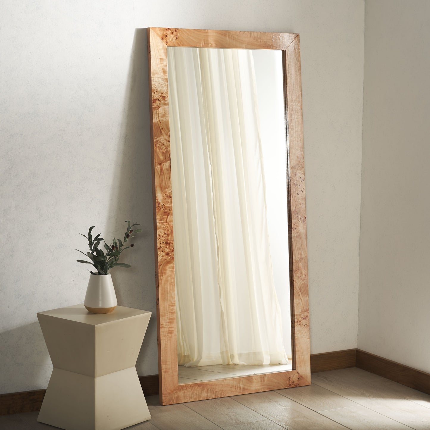 Khalid Mirror